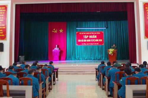 Hơn 100 học viên hoàn thành tập huấn cán bộ dân quân tự vệ