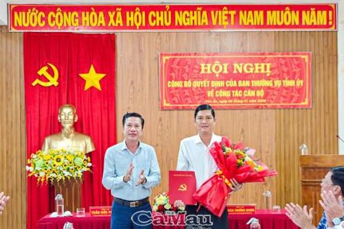 Kiện toàn đội ngũ cán bộ lãnh đạo tại các xã