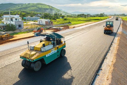 Thủ tướng: Đầu tư dưới 3.000 dự án dùng ngân sách Trung ương trong nhiệm kỳ tới
