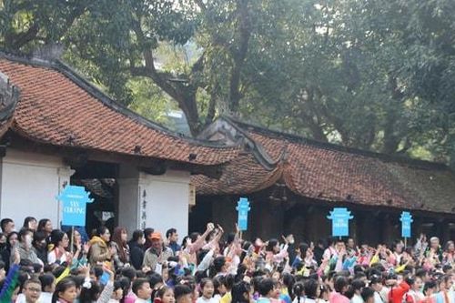 Diễu hành kỷ niệm 950 năm thành lập Quốc Tử Giám