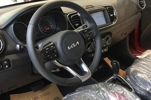 Giá lăn bánh Kia Soluto giảm chưa từng thấy, chỉ như Kia Morning, Hyundai Grand i10, xứng danh sedan hạng B rẻ nhất Việt Nam