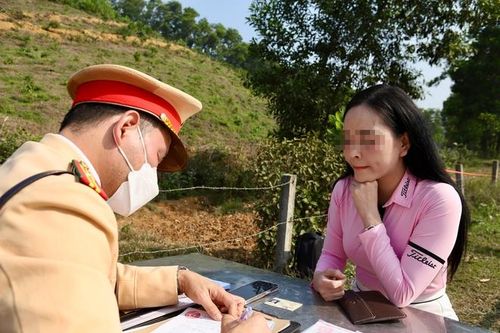 Cảnh báo vi phạm tốc độ dịp cuối năm, phóng nhanh coi chừng 'mất Tết'