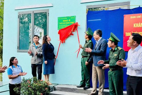 Bộ đội Biên phòng dựng lại 'Mái ấm Quang Trung' cho người dân vùng lũ Đắk Lắk