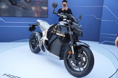 Cận cảnh môtô điện Honda - chưa có giá, sạc đầy đi 130 km