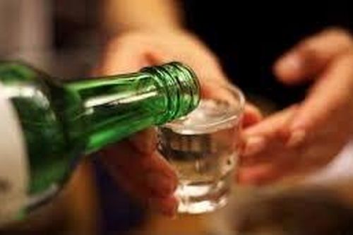 4 cách giải rượu giữ sức dịp tiệc Tất niên