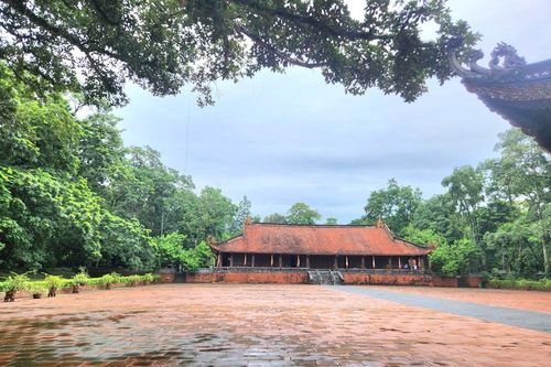 Sau vụ 'lệch chuẩn' thuyết minh ở Lam Kinh, Thanh Hóa siết chặt chất lượng hướng dẫn tại di tích