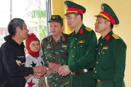 Ấm áp những mái nhà nghĩa Đảng, thắm tình quân-dân
