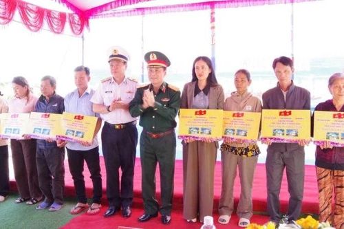 Bàn giao nhà cho người dân bị thiệt hại do mưa lũ trên địa bàn tỉnh Khánh Hòa