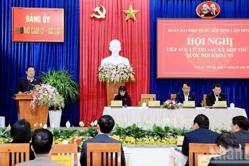 Đồng chí Phan Đình Trạc tiếp xúc cử tri phường Cam Ly-Đà Lạt