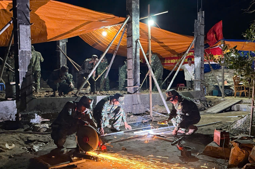Các đơn vị trên địa bàn Quân khu 5 tham gia 'Chiến dịch Quang Trung': Xây nhà, xây niềm tin trong dân