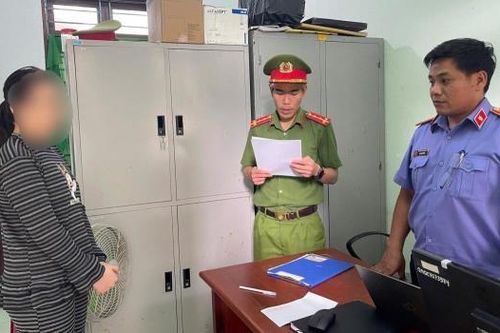 Bán 'đá' trên đảo