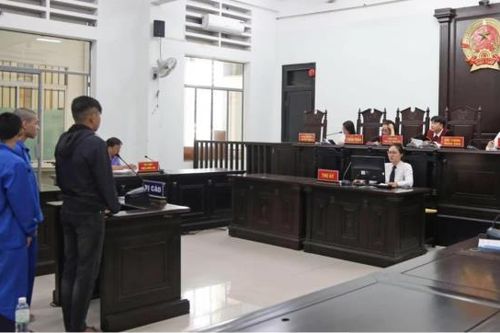 Hành xử côn đồ 3 thanh niên đi tù