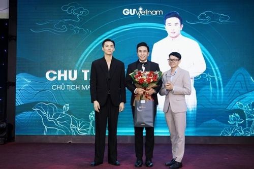 Á vương Manhunt International Vũ Linh và ca, nhạc sĩ Ssay Huỳnh về chung một nhà