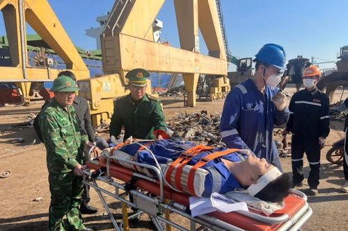 Kịp thời cứu nạn thuyền viên nước ngoài bị tai nạn lao động