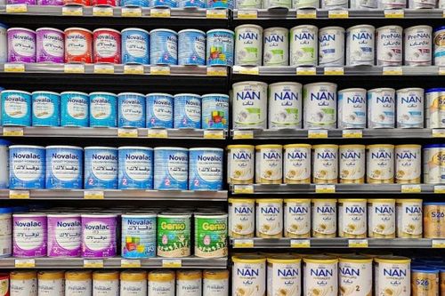 Lần theo nguồn cơn cuộc thu hồi sữa quy mô toàn cầu của Nestlé