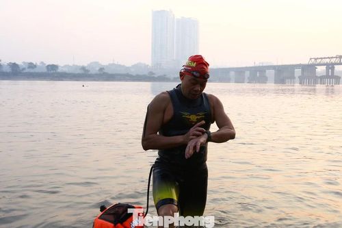 Thú tắm sông ngày rét của người Hà Nội