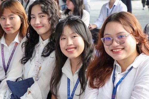 TPHCM: Sinh viên một trường học ở nhà đón Tết Nguyên đán gần 2 tháng