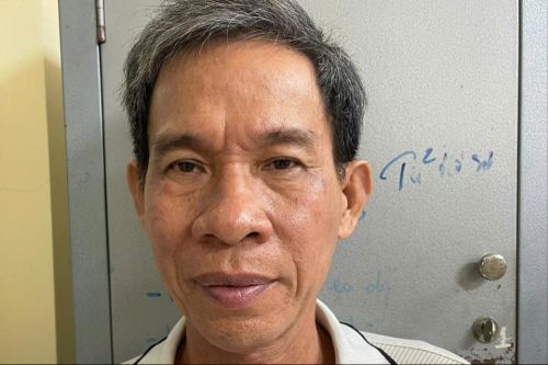 Lợi dụng đo quần, người đàn ông xâm hại bé gái