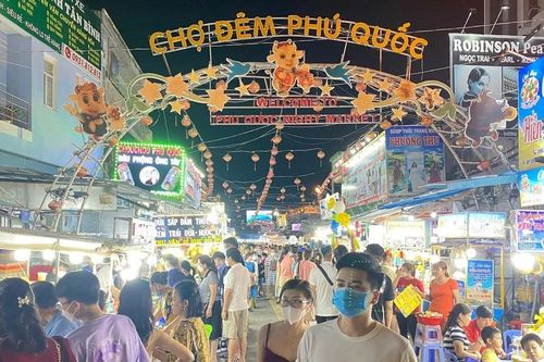 Chợ đêm Phú Quốc hoạt động tới sau Tết Nguyên đán 2026