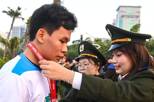 Ấn tượng Giải chạy 'An toàn là sứ mệnh, bước chân là lan tỏa'