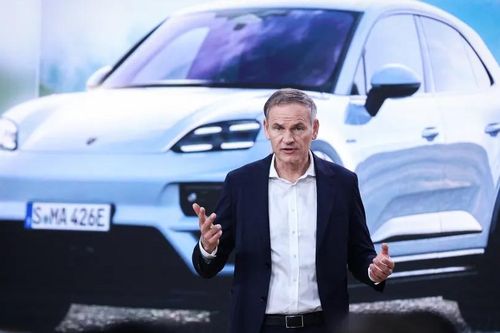 Cựu CEO Porsche thừa nhận sai lầm khi đã 'khai tử' dòng xe xăng nổi tiếng này