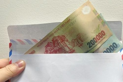 7 người nhà thông gia đến ăn cưới, gia chủ chưng hửng khi bóc phong bì