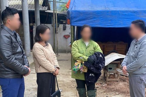 Nữ sinh lớp 6 ở Lào Cai bị bạn đánh tới tấp trong giờ nghỉ trưa
