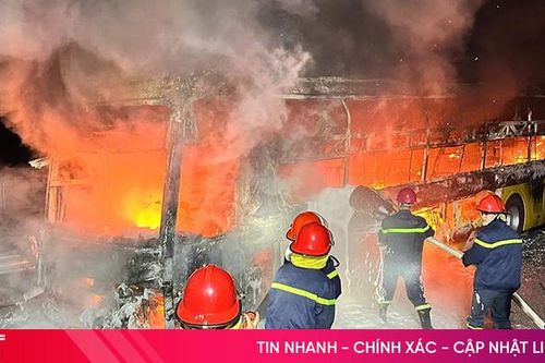 Xe khách bốc cháy dữ dội trên cao tốc Bắc – Nam đoạn qua Hà Tĩnh