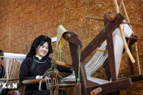 Đánh thức tiềm năng du lịch cộng đồng từ bản sắc văn hóa Nùng