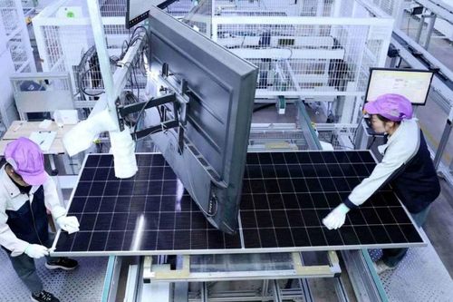 Trung Quốc thông báo sẽ dừng hoàn thuế xuất khẩu quang điện và pin