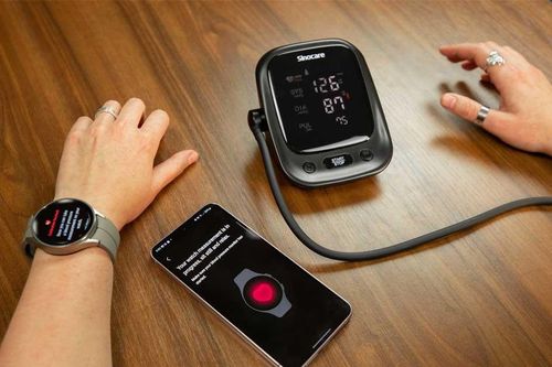 Khoác 'áo công nghệ' cho sản phẩm giám sát sức khỏe tại nhà