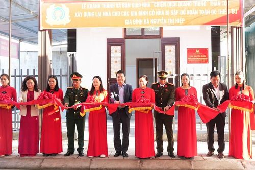 Huế về đích sớm 'Chiến dịch Quang Trung' trao mái ấm cho người dân vùng thiên tai