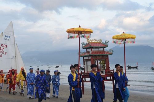 Khai thác văn hóa dân gian để phát triển du lịch