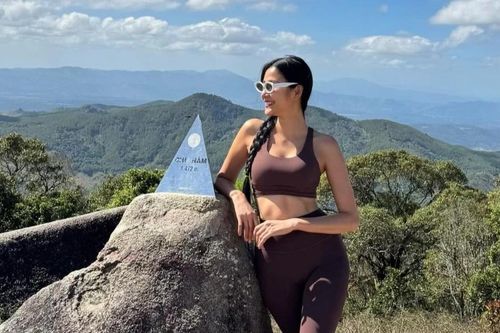 Hoa hậu Hoàng Thùy trải nghiệm trekking đỉnh núi Chư Nâm