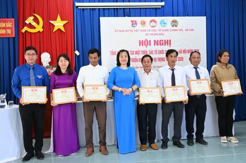 Mặt trận xã Thuận Bắc khen thưởng 7 tập thể và 10 cá nhân xuất sắc