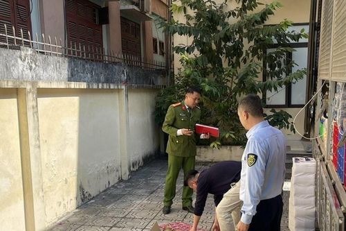 Công an Sơn La liên tiếp thu giữ hàng nghìn sản phẩm giả và thực phẩm bẩn