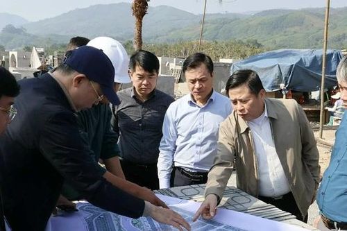 Kiểm tra các dự án khắc phục hậu quả thiên tai tại khu vực Hòa Bình