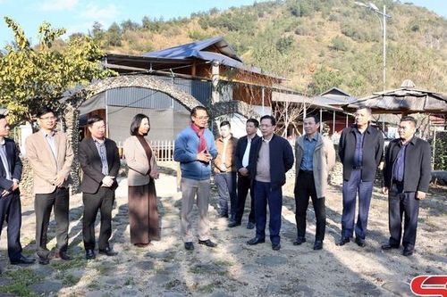 Đồng chí Bí thư Tỉnh ủy nắm tình hình phát triển du lịch và tiến độ thực hiện các dự án tại xã Ngọc Chiến