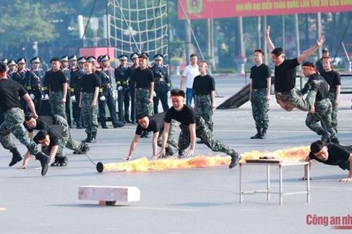 Mãn nhãn màn trình diễn của CBCS Công an tại Lễ xuất quân