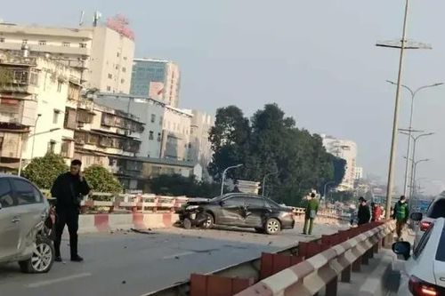 Nữ tài xế gây tai nạn liên hoàn, một người tử vong
