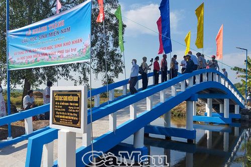 Khánh thành cây cầu thứ 14 của Học sinh miền Nam