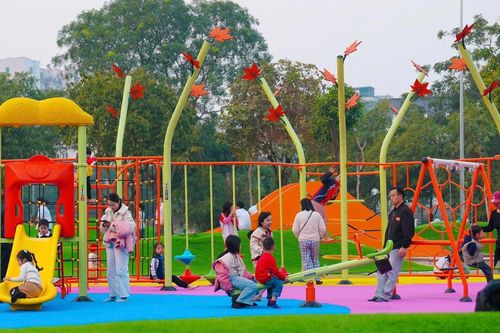 Công viên xuống cấp 'lột xác' thành khu vui chơi hiện đại ở Hà Nội