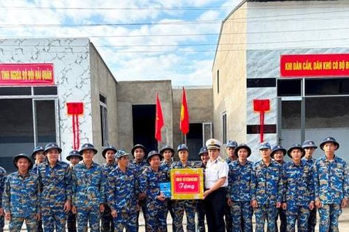 Hải quân khánh thành, bàn giao 8 căn nhà trong 'Chiến dịch Quang Trung'