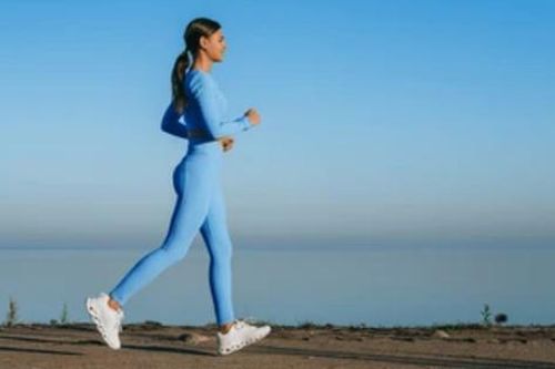 Chỉ đi bộ mỗi ngày có đủ cho phụ nữ trên 35 tuổi khỏe mạnh không?