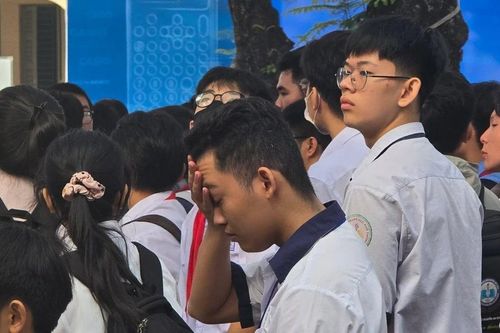 3.800 teen tranh tài thi Học sinh giỏi giải Toán trên máy tính cầm tay lần 32