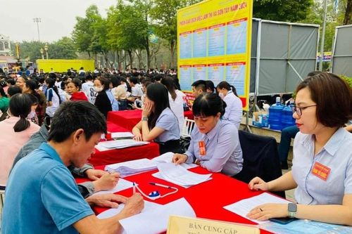 Hà Nội: Giảm tỷ lệ thất nghiệp thành thị xuống dưới 3%, tạo việc làm mới cho 171.000 lao động