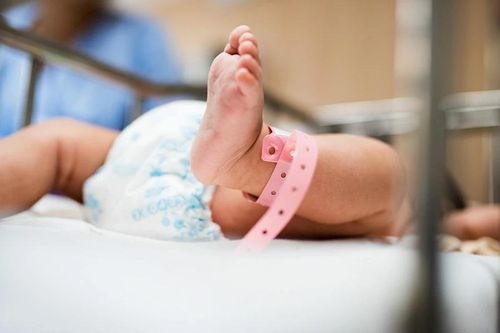 Bệnh nhi tử vong sau khi dùng thuốc tại bệnh viện, lãnh đạo BV nói gì?
