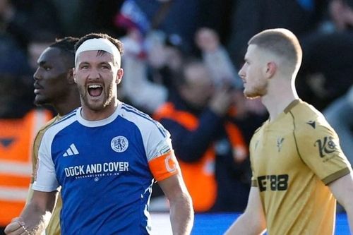 Cú sốc FA Cup: Đương kim vô địch Crystal Palace gục ngã trước đội hạng 6