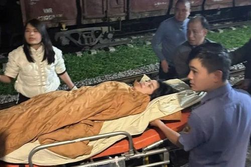 Em bé chào đời an toàn trên tàu SE4