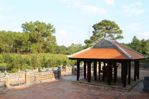 Huế: Yêu cầu tháo dỡ công trình Hoàng Ốc tại lăng mộ Nghi Thiên Chương Hoàng hậu Từ Dũ